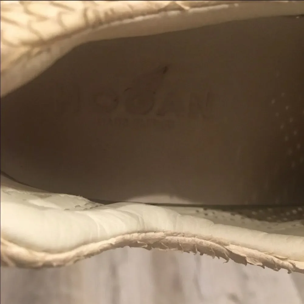 ‎HOGAN Cream Snakeskin Sneakers Size 5 1/2